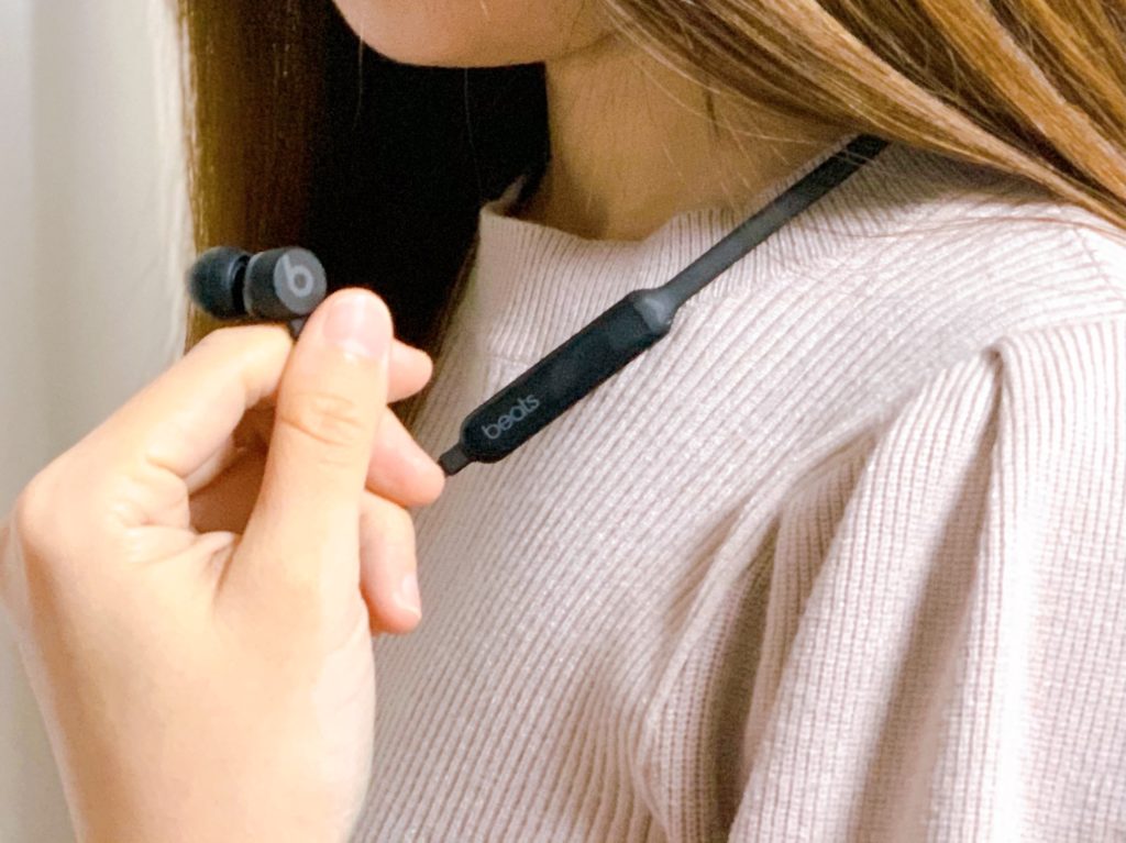 Beats Flex クローズアップ アクセサリー