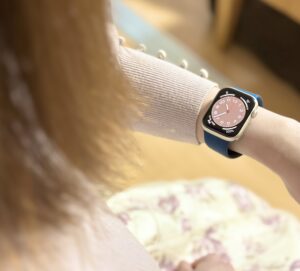 【Apple Watch Series 8レビュー】実際どう？新機能と使用感 | motifyublog