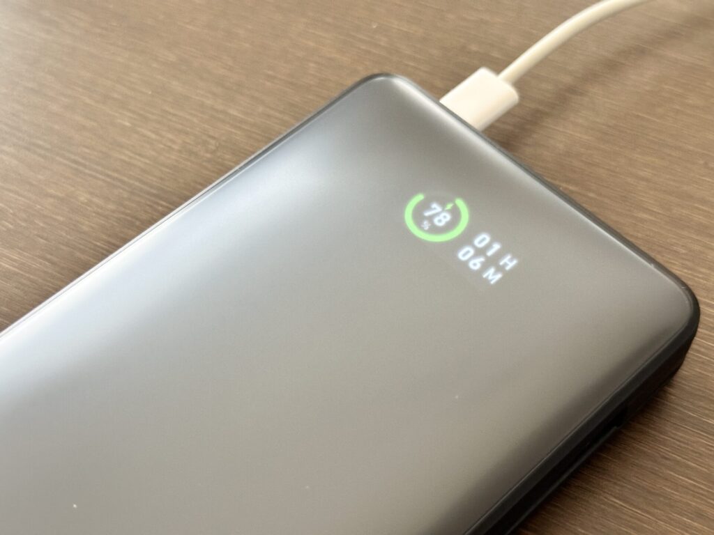 モバイルバッテリー 残量デジタル表示