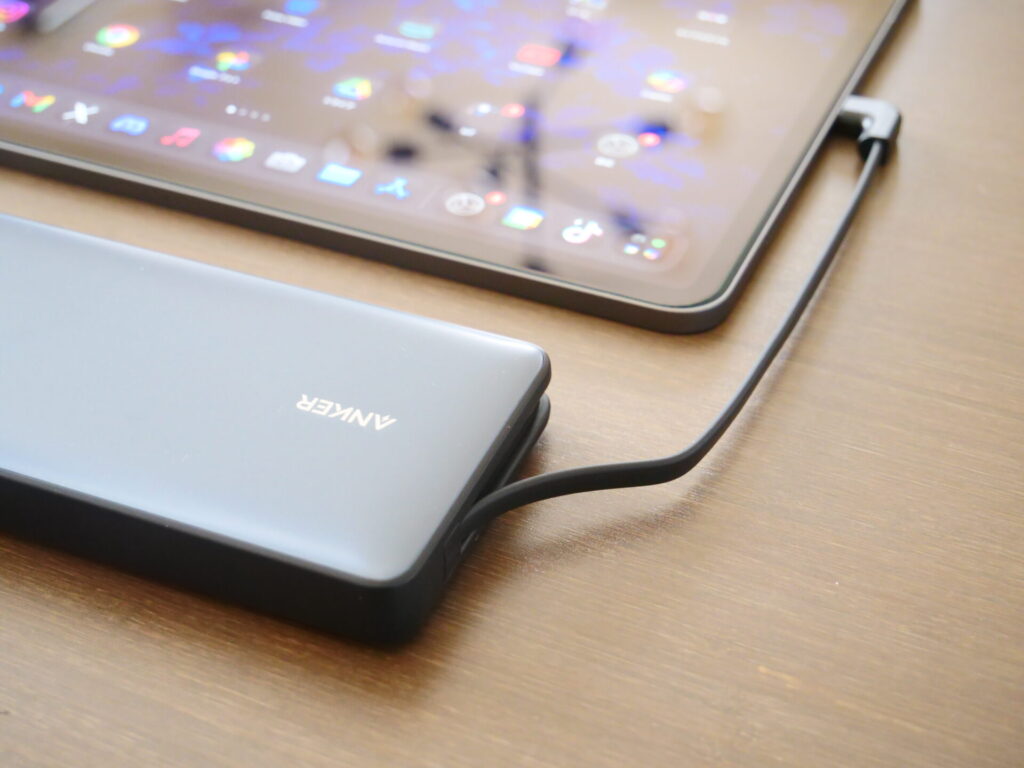 iPad Pro Anker Nano Power Bank 
