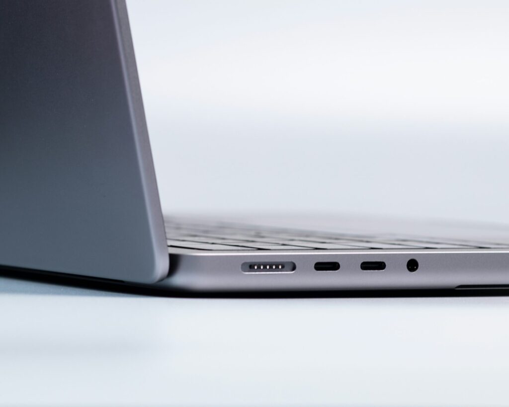 ポート端子 MacBook