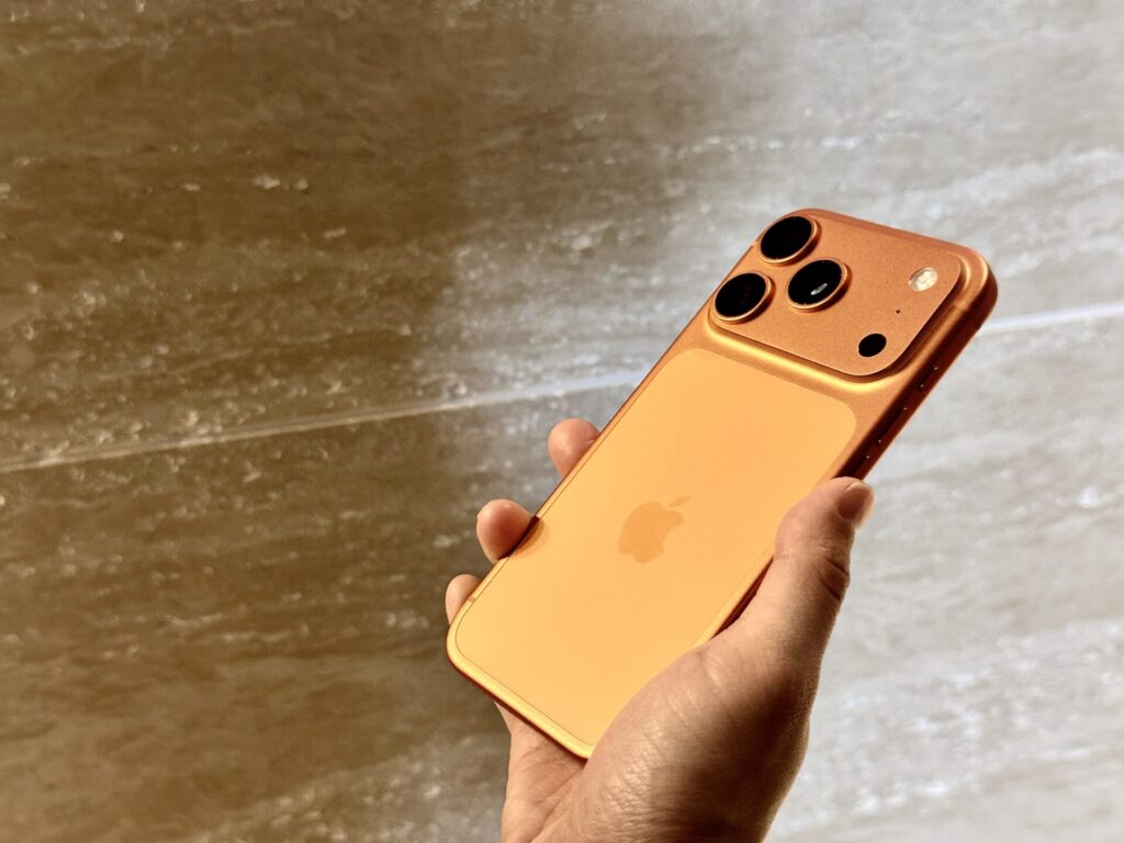 iPhone 17 Pro ブロンズ