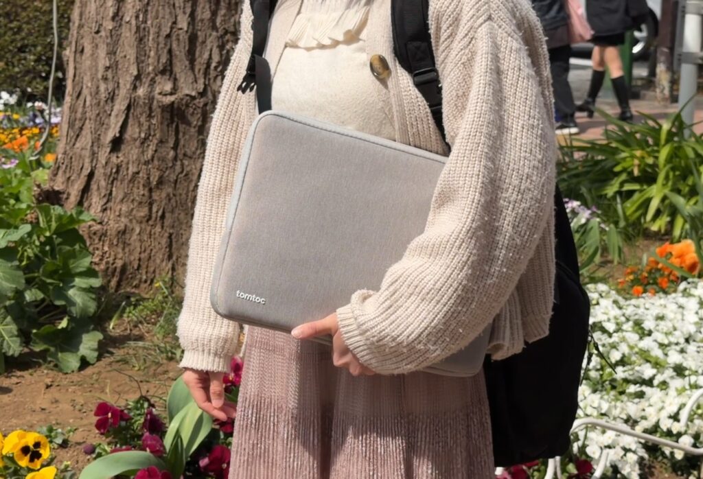 MacBook Neo ケース 女性