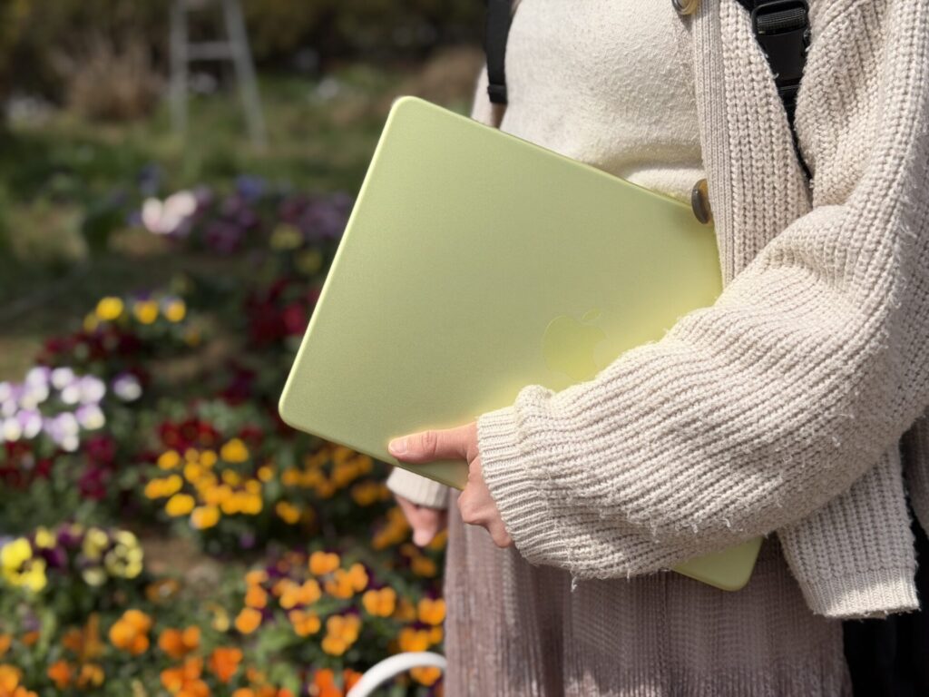 MacBook Neo 持ち運び