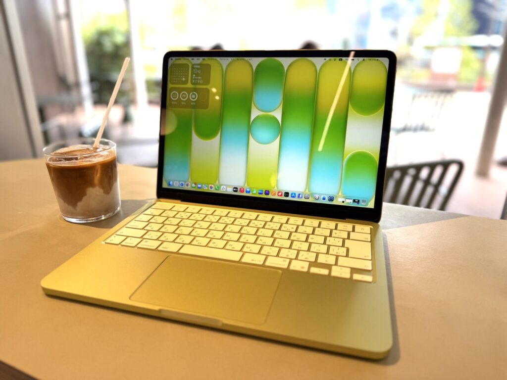 MacBook Neo 液晶